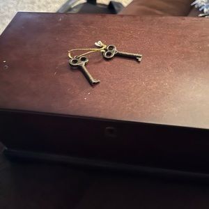 Bombay jewelry box with 2 keys